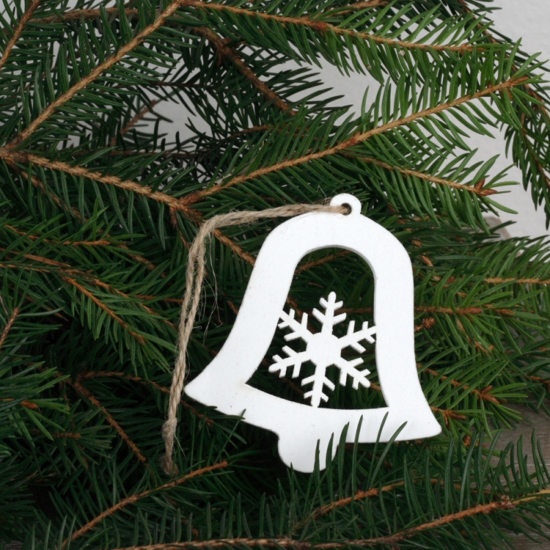 Dřevěná vánoční ozdoba zvoneček s vločkou bílý 7cm