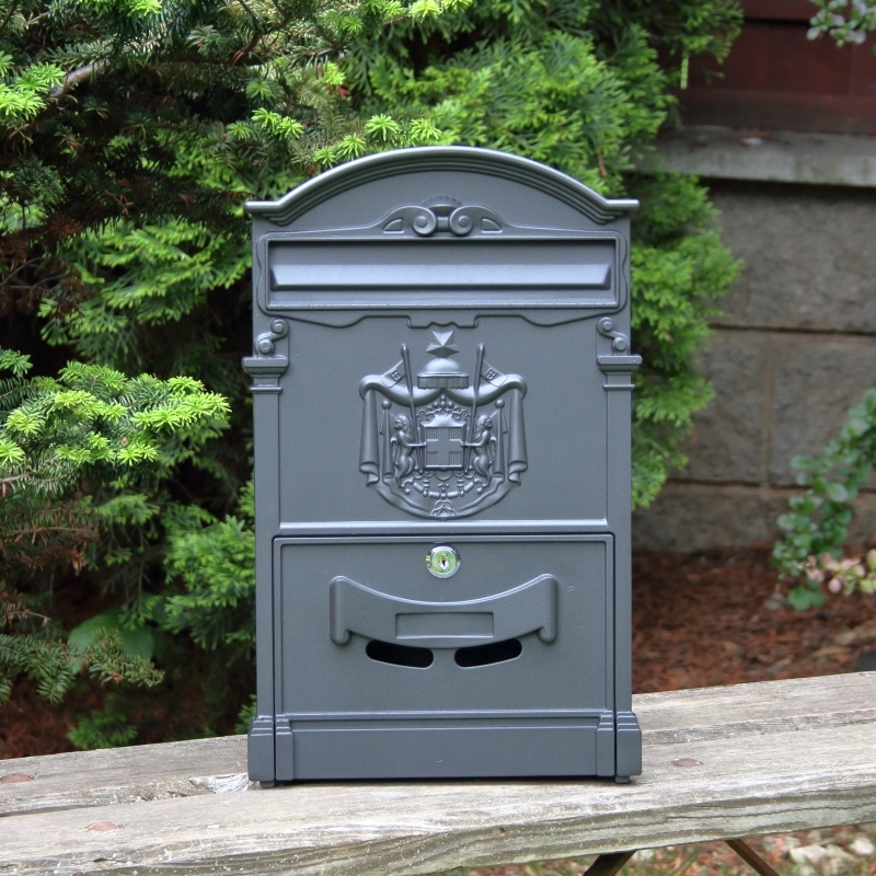 Kovaná poštovní schránka