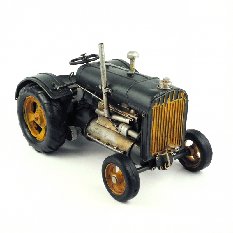 model traktoru